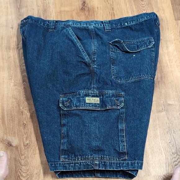 Host Pick! 🥳 Men's Blue Denim Cargo Jean Shorts - Picture 3 of 6